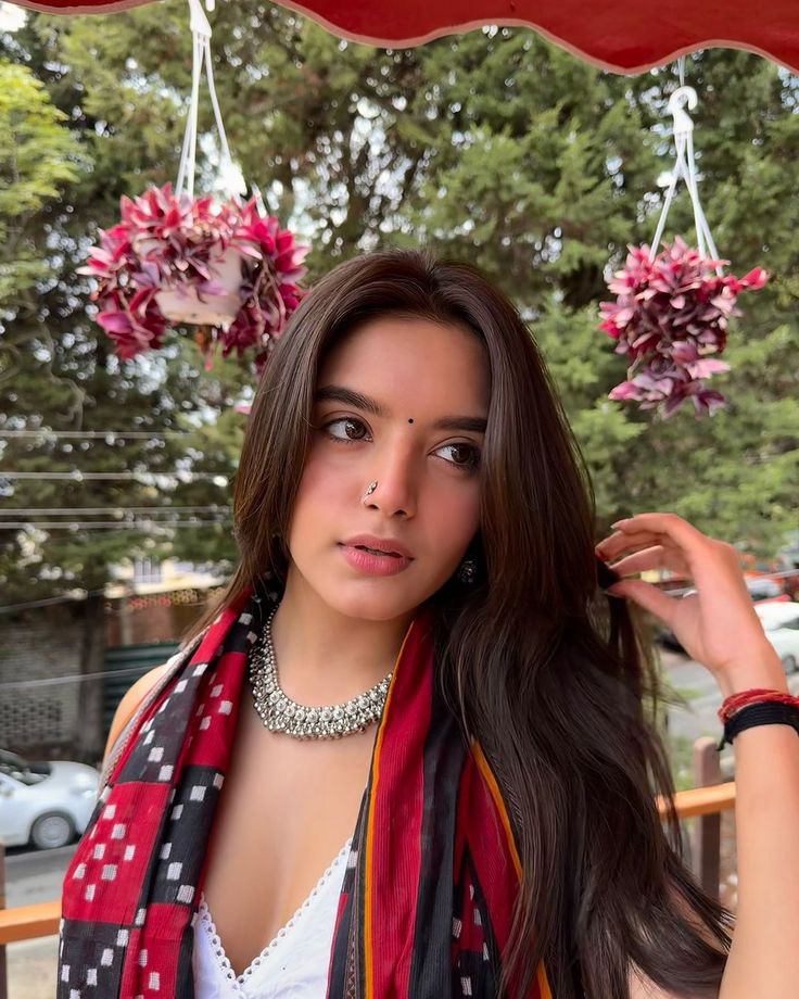 Beautiful Hijab Girl Pic