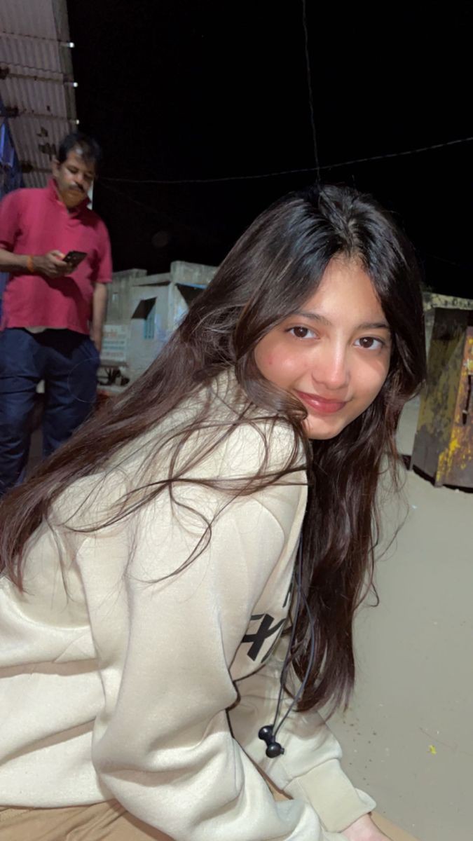 Cute Casual Girl Photo