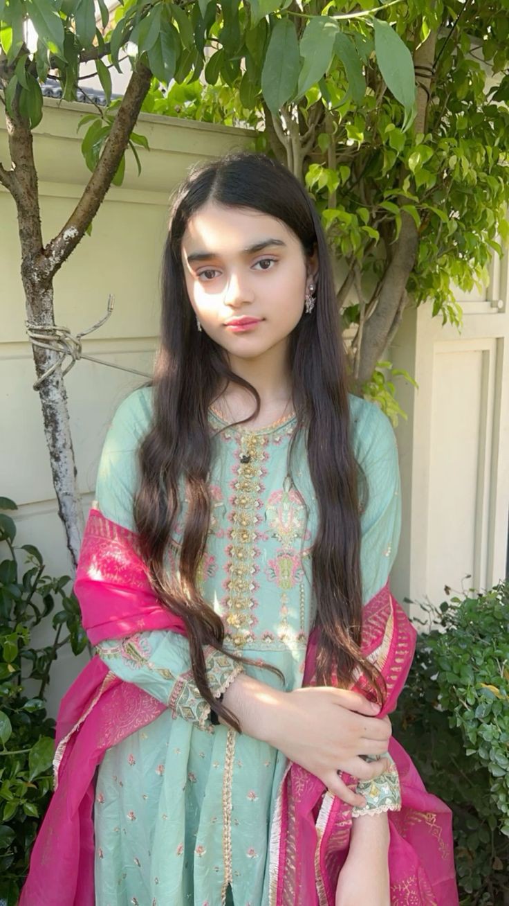 Cute Love Girl Photo