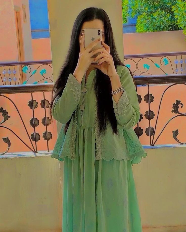 Elegant Instagram DP for Girls