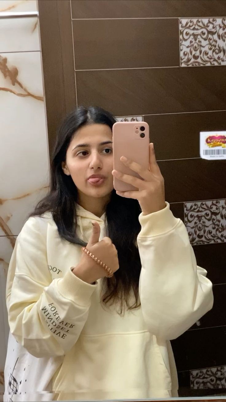 Gorgeous Makeup Girl Pic