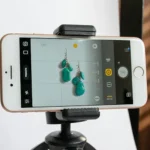 Storytelling in Screens How to Photograph Smartphone Interfaces During Live Events