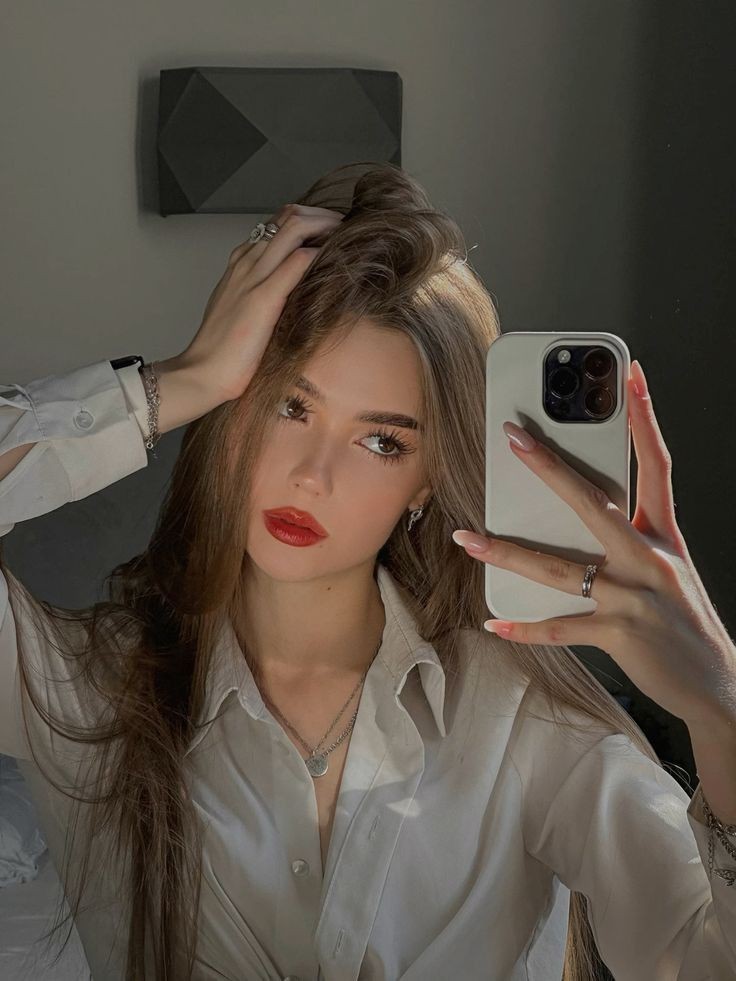 aesthetic hijab girl dp for instagram mirror selfie