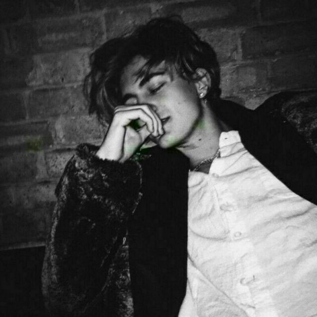 anime discord pfp gif