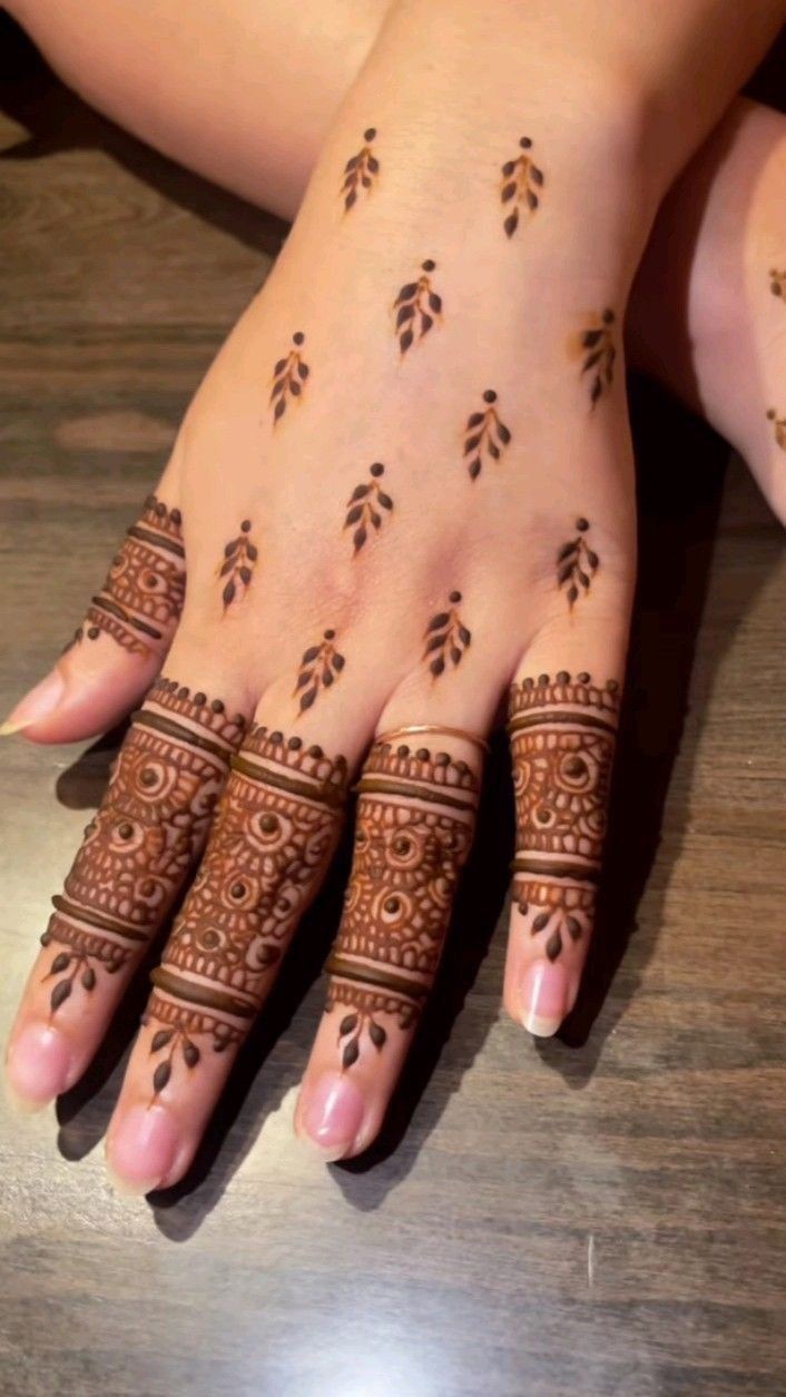 back hand mehndi design dot