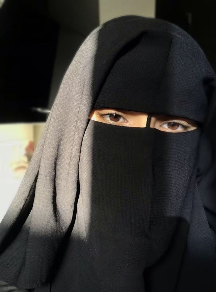 beautiful hijab girl dp for instagram