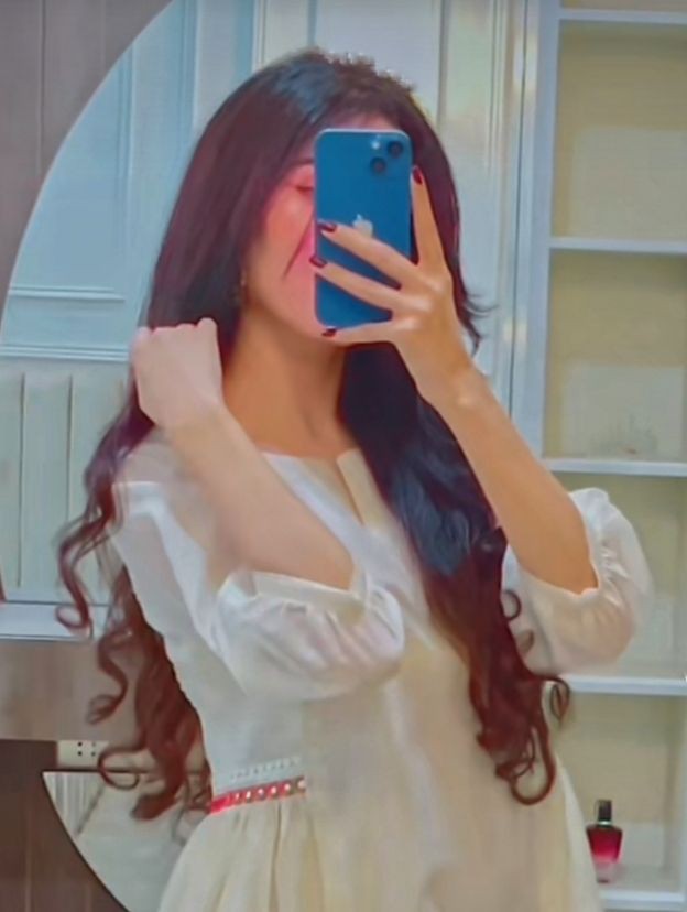 black mirror selfie dp boy