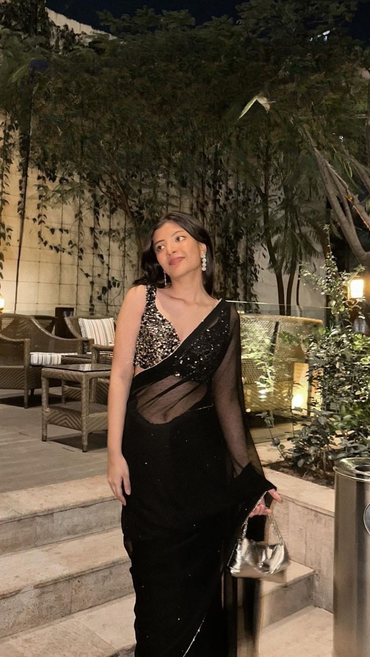 black saree girl dp for instagram