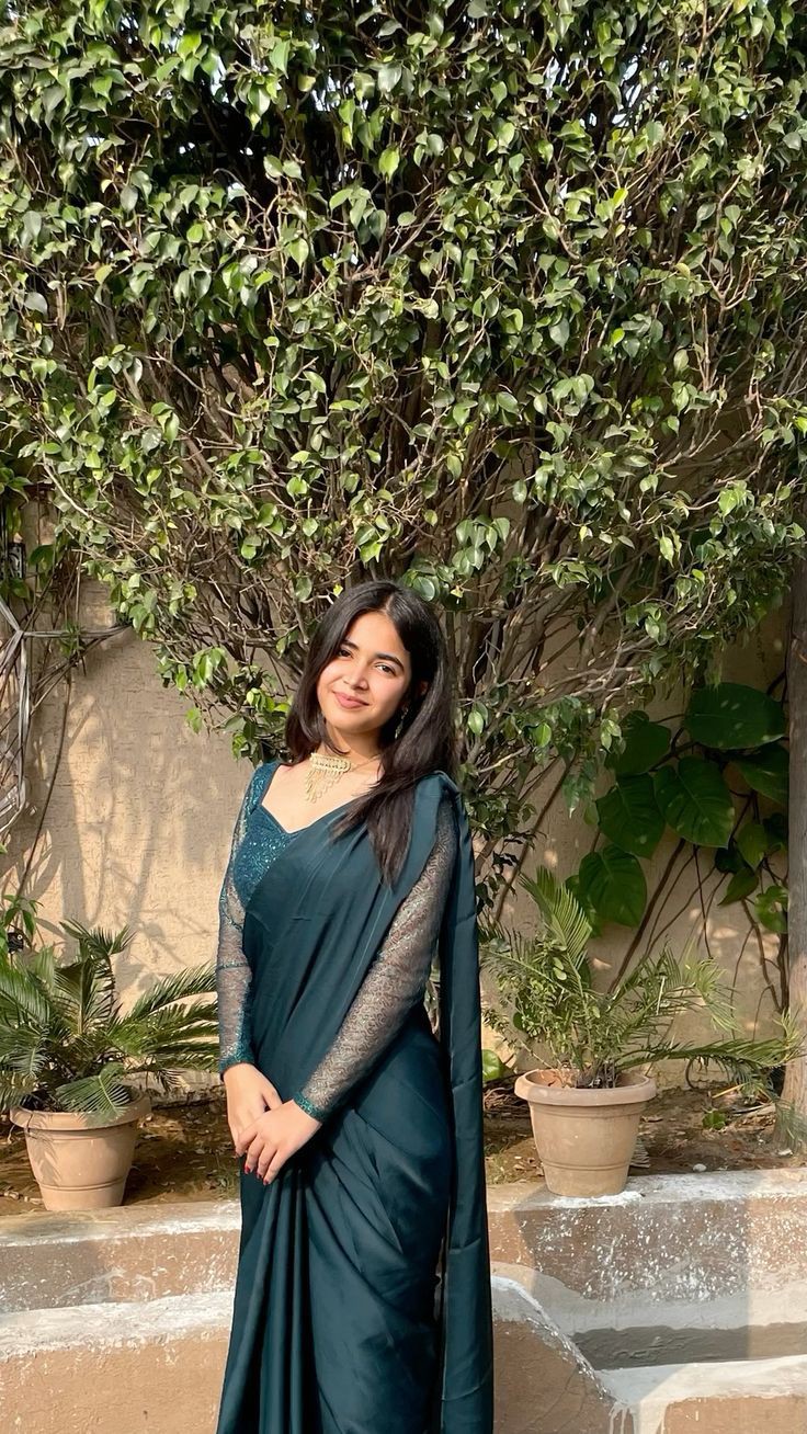 black saree girl dp hidden face for instagram