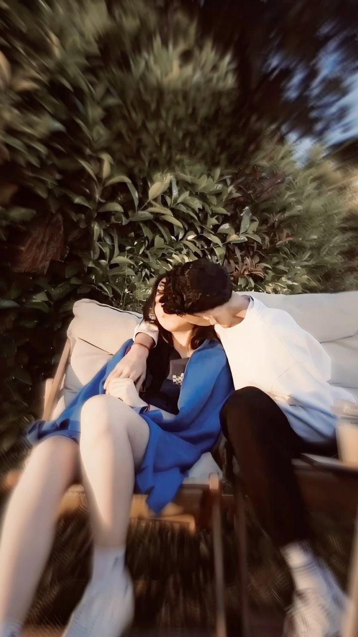 cute aesthetic couple pic for instagram dp