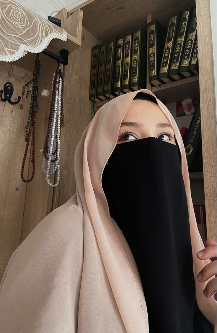 cute hijab girl dp for instagram