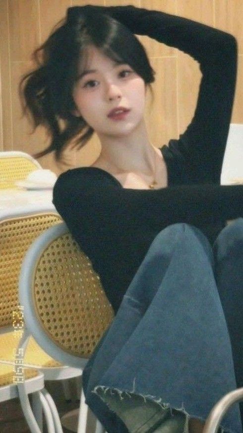 cute korean girl dp for whatsapp