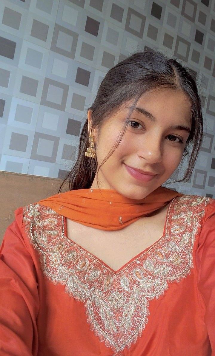 cute selfie real simple girl image