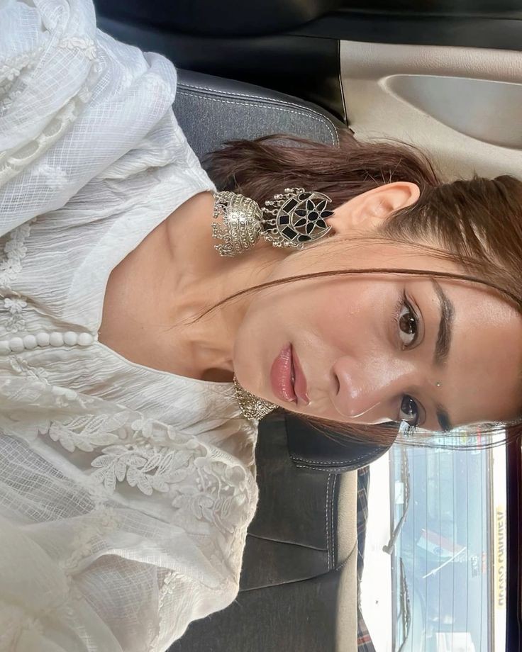 cute single girl dp instagram stylish