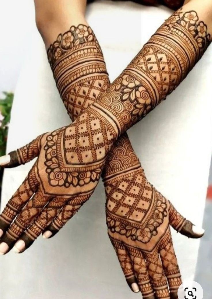 dubai style back hand mehndi design