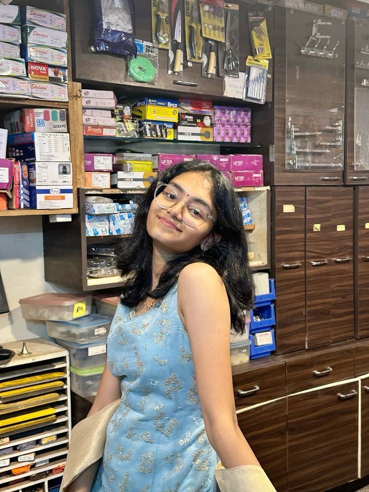 girl saree pic hide face black and white