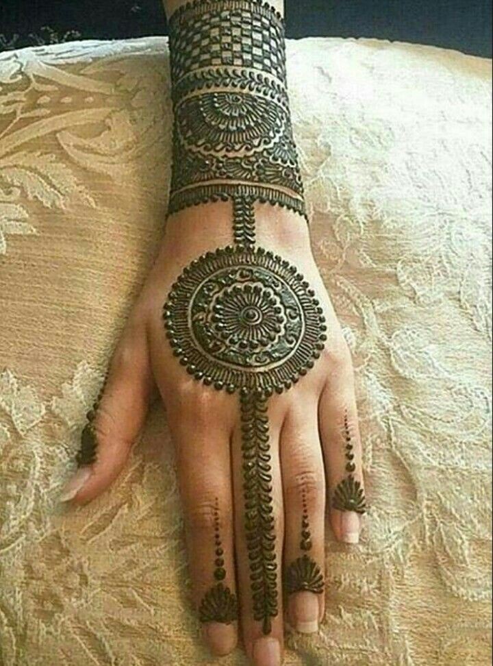 modern back hand mehndi design circle