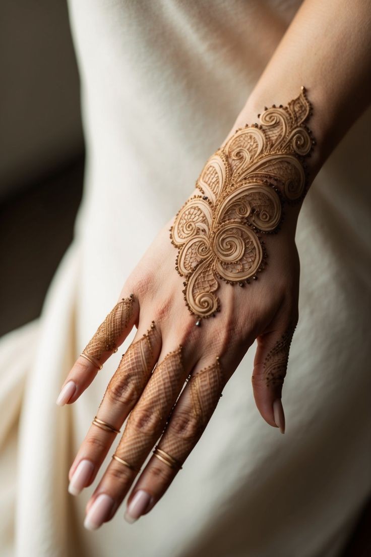 modern back hand mehndi design circle