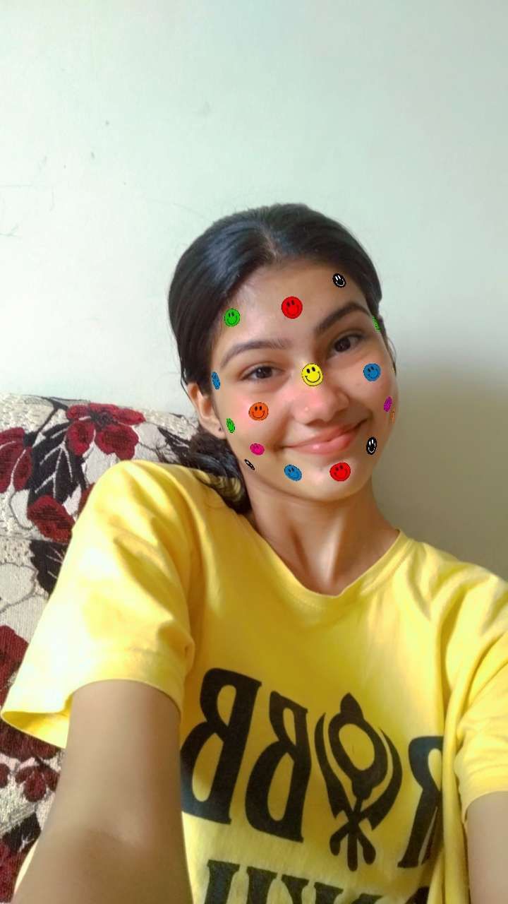 real simple girl image in saree