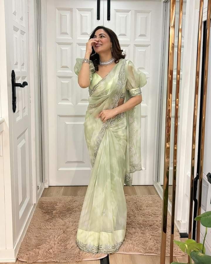 saree dp for instagram for girl attitude