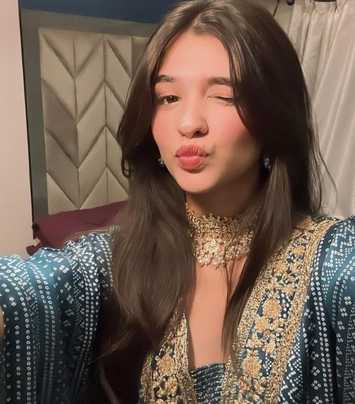 single girl attitude dp stylish for instagram in english