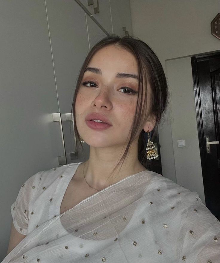 single girl dp download for whatsapp